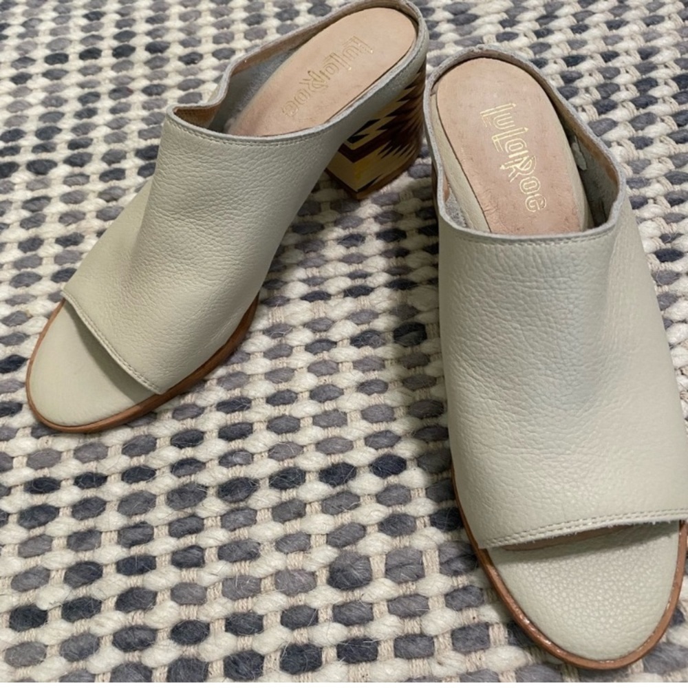 LULAROE White Leather Mules / Sandals Block Heel 5.5